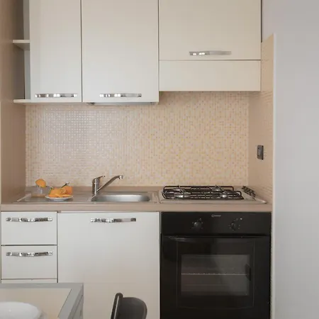 Stylish Le Fontane 2 Bedrapt T5 Sleeps 5