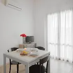Stylish Le Fontane 2 Bedrapt T5 Sleeps 5 וילסימיוס