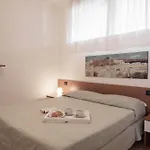 Stylish Le Fontane 2 Bedrapt T5 Sleeps 5 דירה *