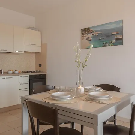 Stylish Le Fontane 2 Bedrapt T5 Sleeps 5 Apartmán *