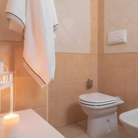 Stylish Le Fontane 2 Bedrapt T5 Sleeps 5 וילסימיוס