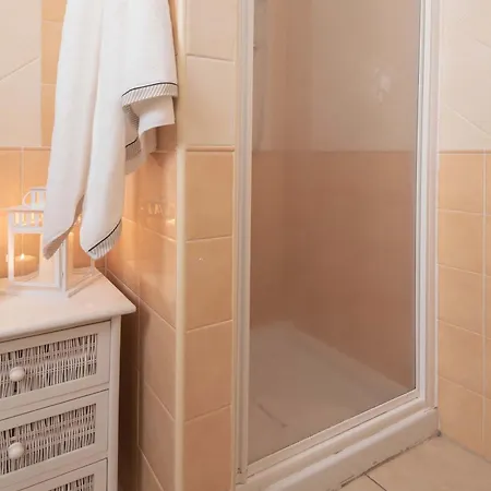 Apartmán Stylish Le Fontane 2 Bedrapt T5 Sleeps 5 *