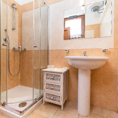 Appartement Stylish Le Fontane 2 Bedrapt T5 Sleeps 5 *