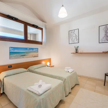 Stylish Le Fontane 2 Bedrapt T5 Sleeps 5 Apartman Villasimius